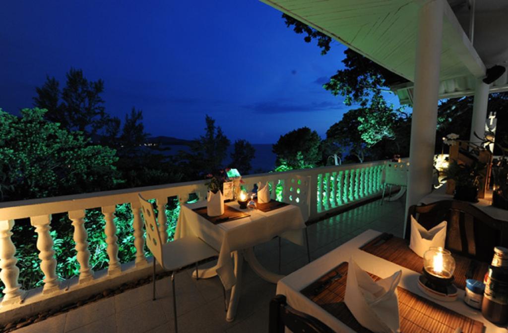 Hotel Karon Cliff Contemporary Boutique Bungalows Restaurace fotografie